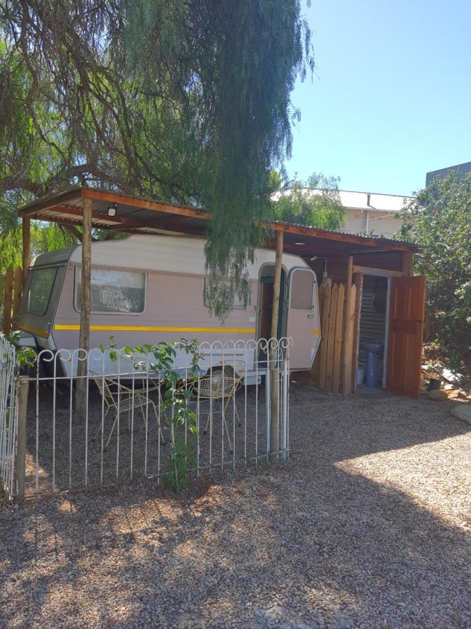 Oasis Shanti Backpackers Oudtshoorn Exterior photo