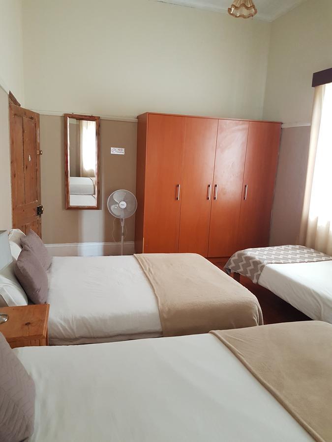 Oasis Shanti Backpackers Oudtshoorn Exterior photo
