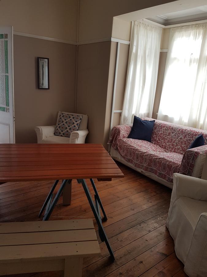 Oasis Shanti Backpackers Oudtshoorn Exterior photo